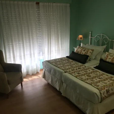 阿拉里克餐厅旅馆 *